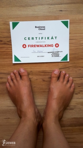 s certifikátom za absolvovanie firewalkingu