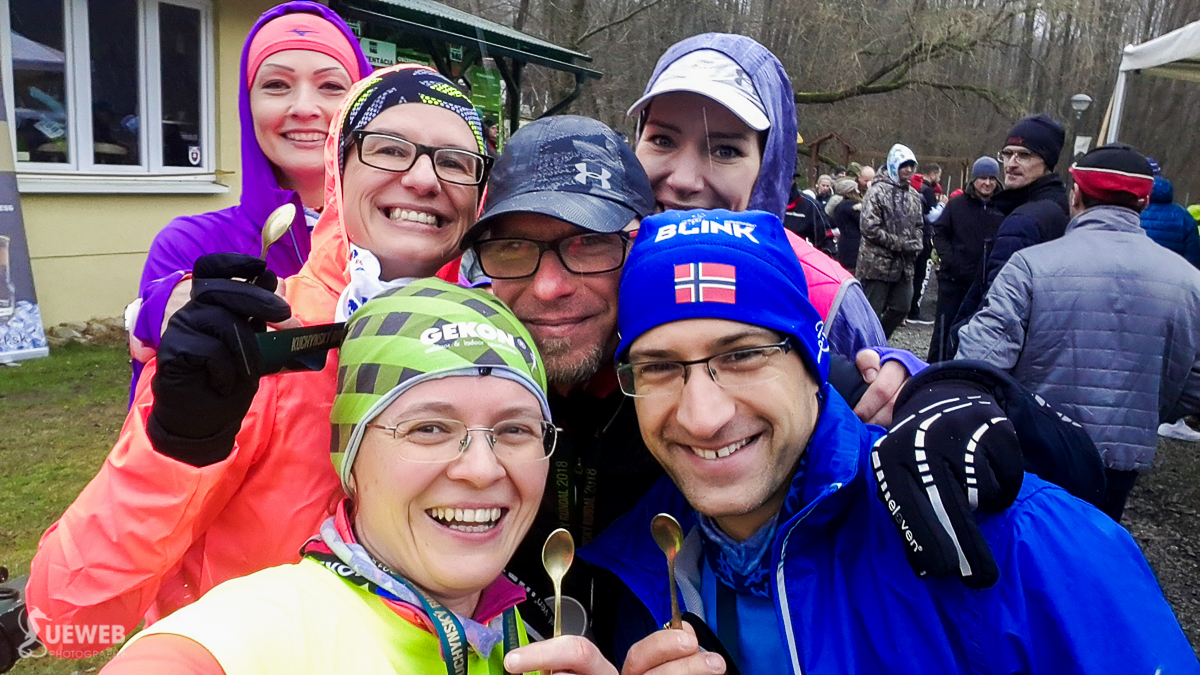 Spoločná selfie aj s i-Runakmi Peťom, Jankou a Reném už počas snehopršu